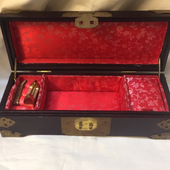 Chinese white Jade Music Box with Lock - Picture 3 of 5